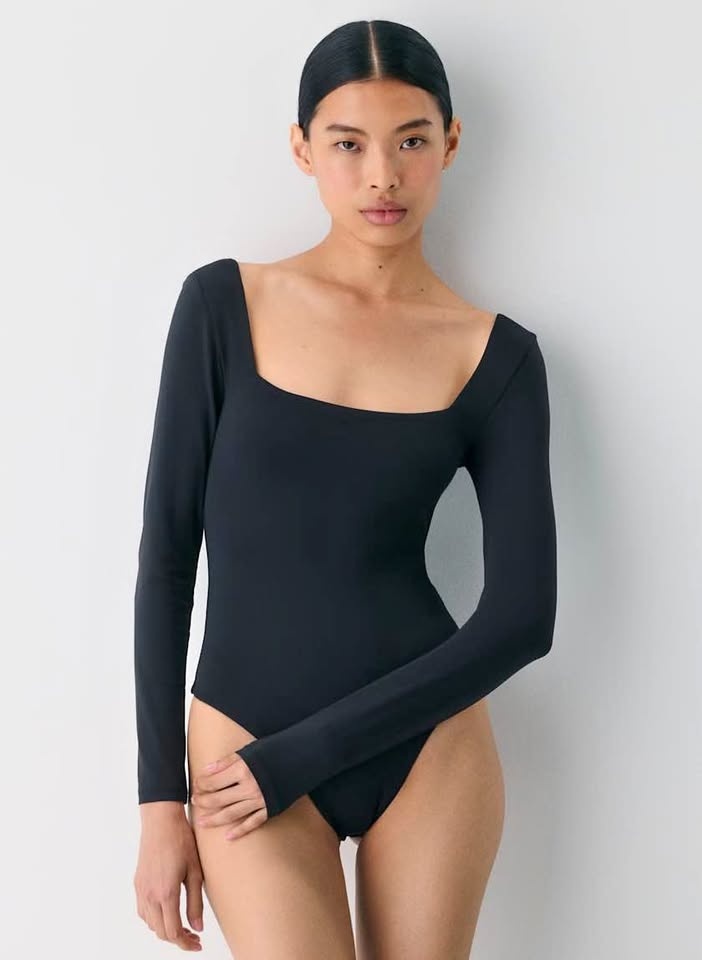 Aritzia Babaton Contour square neck bodysuit