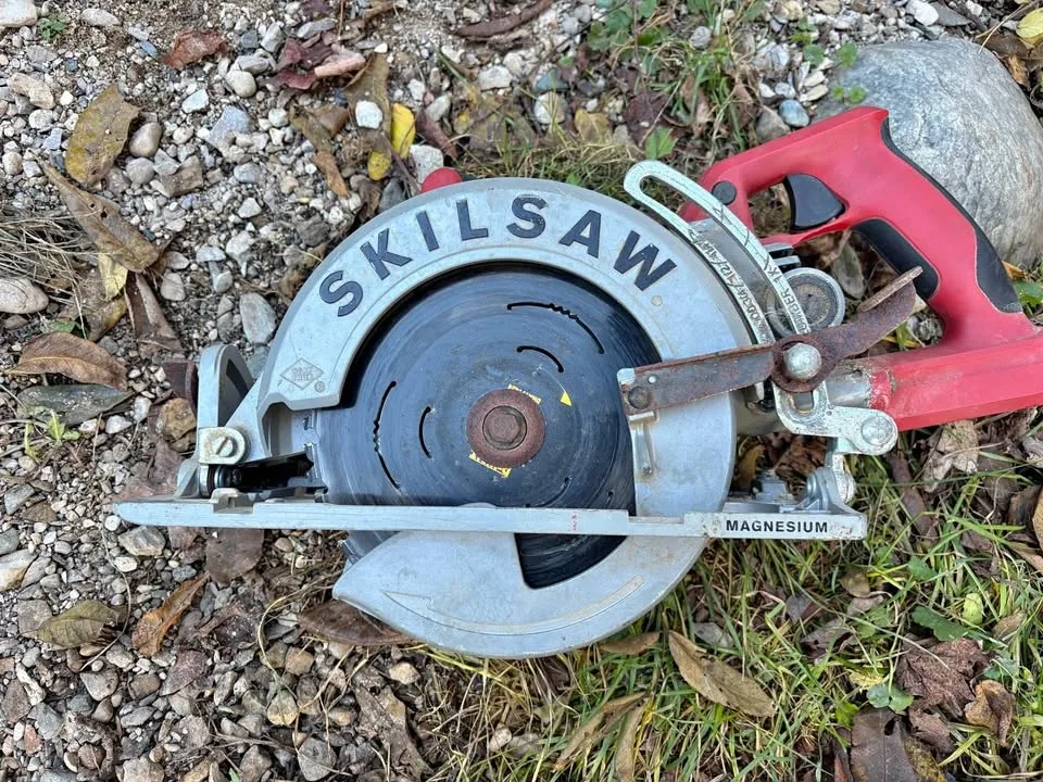 Skill saw worm drive spt77wml corded 7 1/4 inch