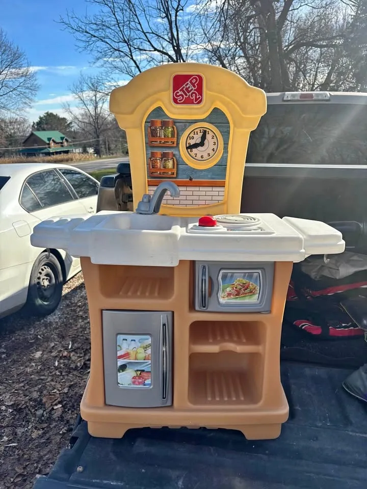 Step 2 play kitchen
