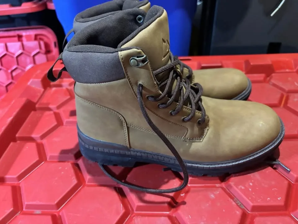 New mountain ridge size 8 boots image indicator(3)