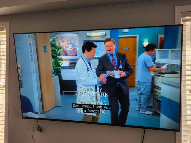 70 inch Smart TV Vizio M70-C3. See description first - photo 2