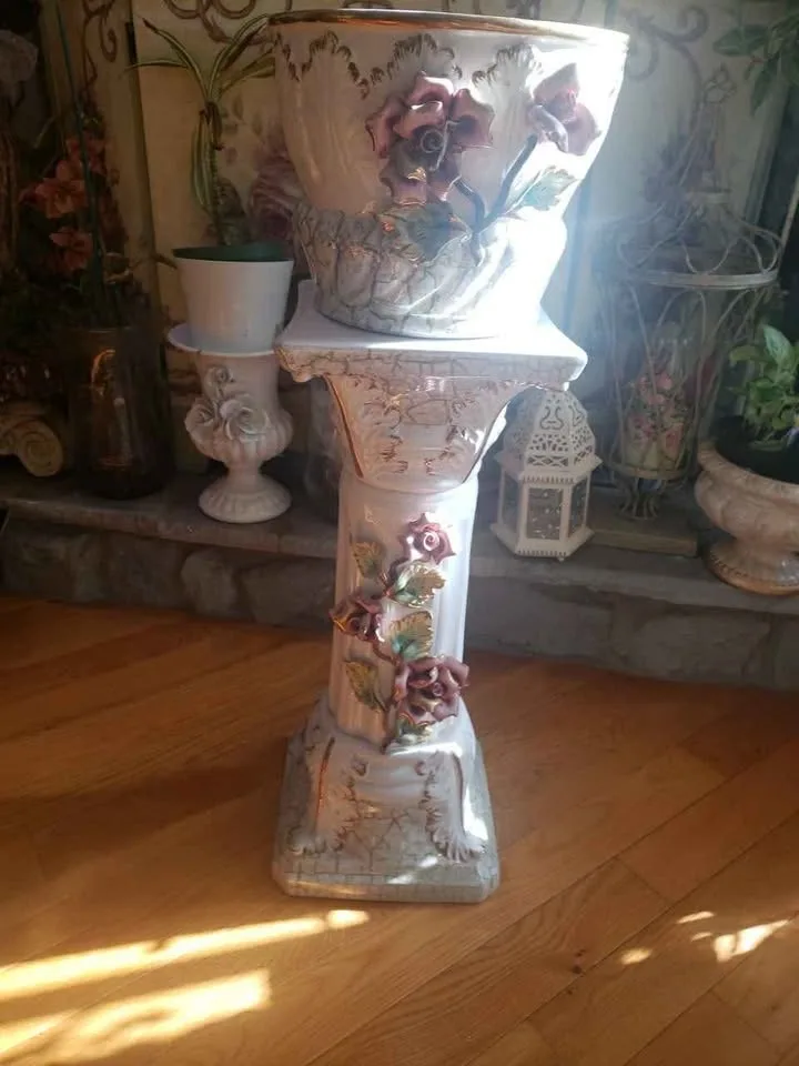 Capodimonte Planter Pedestal Roses image indicator(6)