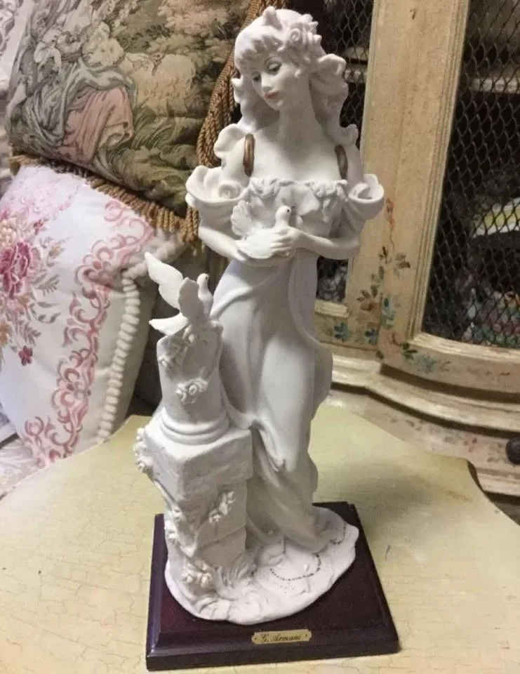 Giuseppe Armani figurines image indicator(6)