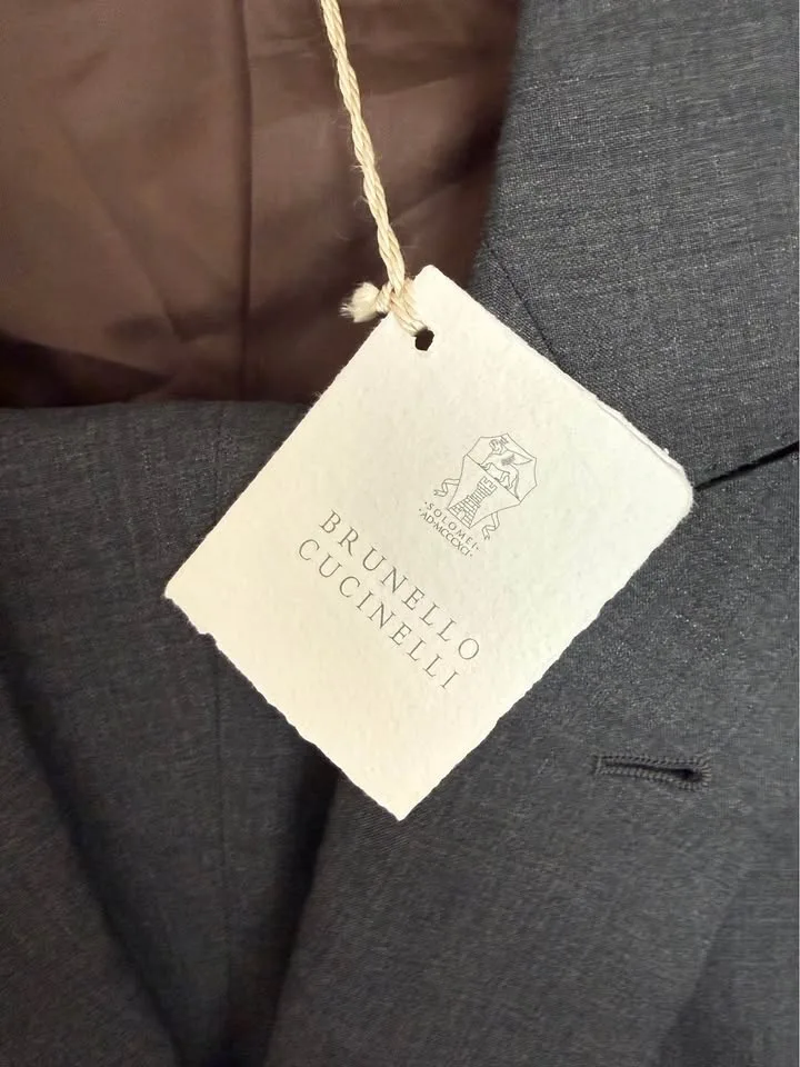 BNWT - Men’s Brunello Cucinelli Grey 2 Piece Suit (Size 50) image indicator(4)