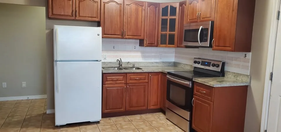 2 Beds 1 Bath - House image indicator(3)