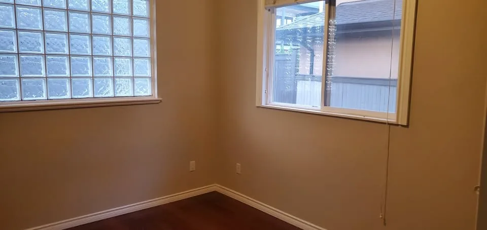 2 Beds 1 Bath - House image indicator(5)