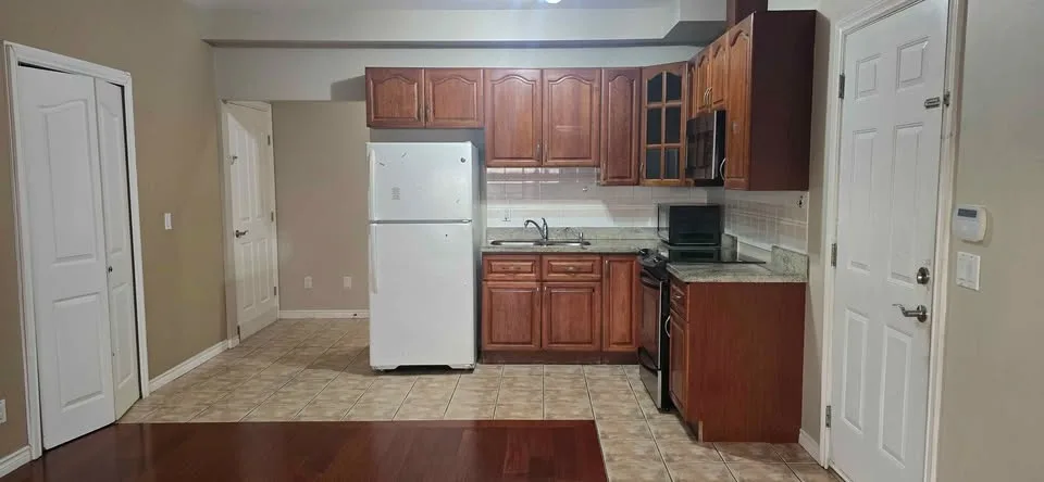 2 Beds 1 Bath - House image indicator(9)