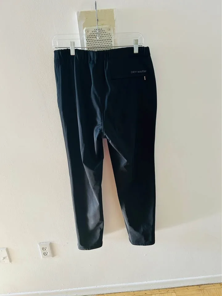 Uni- sex snow pants size large, length 49 inches image indicator(2)