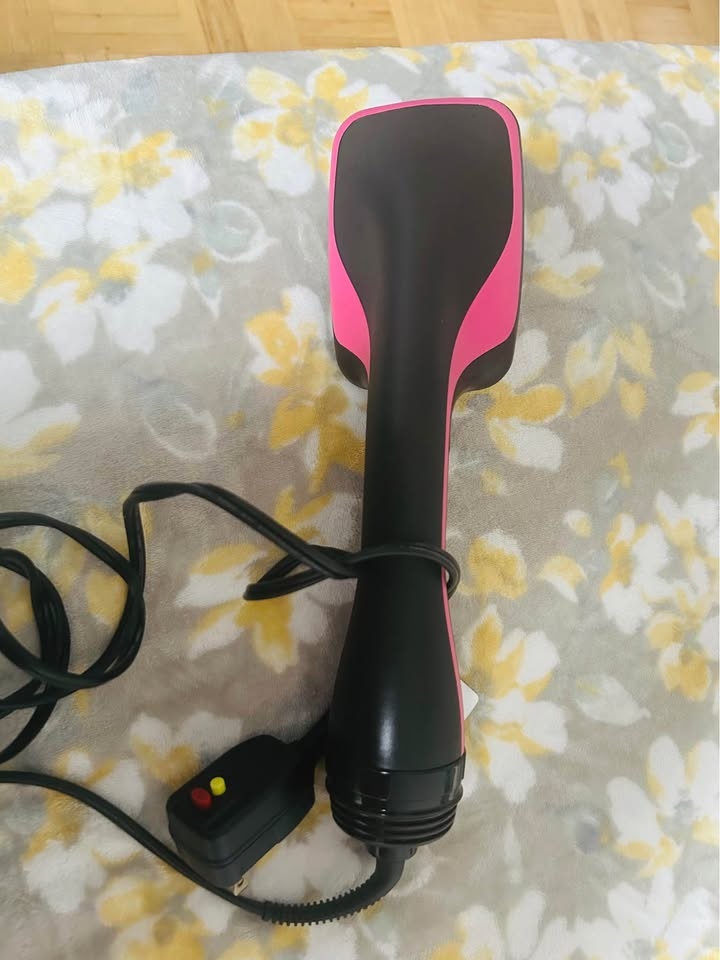 Revlon salon one step hair dryer and styler - photo 2