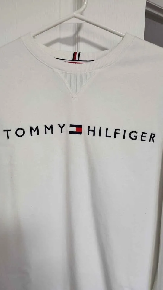 Tommy Hilfiger White Crewneck Sweater – Men’s Medium – Excellent image indicator(3)