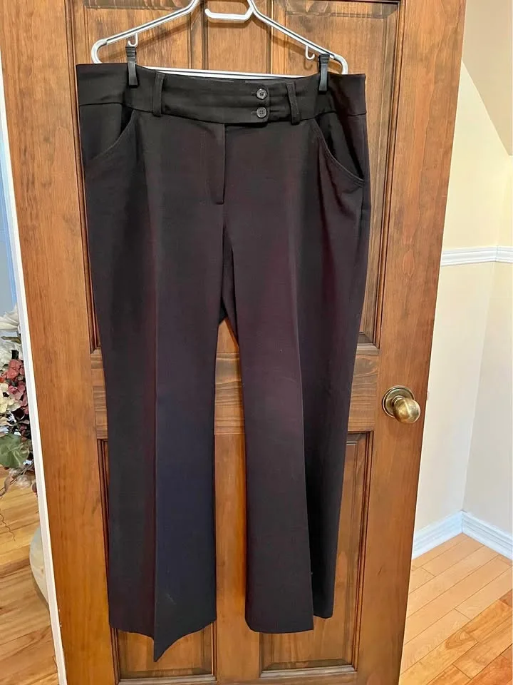 Pantalon noir à jambes larges