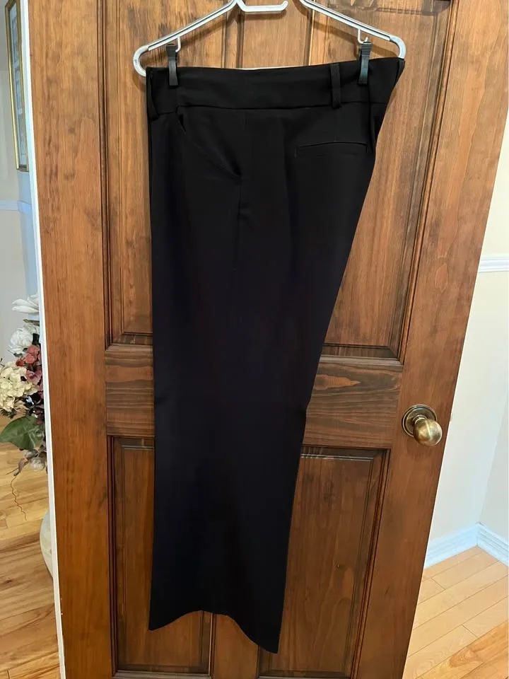 Pantalon noir à jambes larges image indicator(2)