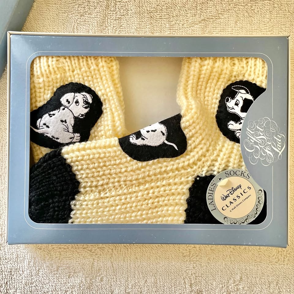 US Women’s 6–7 101 Dalmatians Cozy Knit Socks
