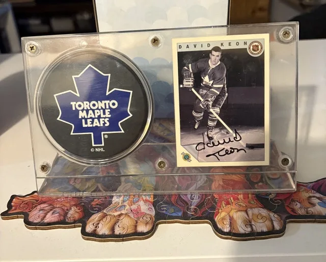 Dave Keon puck and card autograph