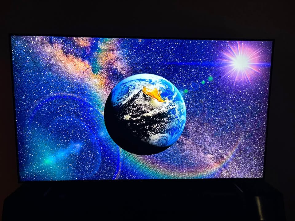 Samsung 60” QLED 4K Smart TV (Q60B Series) - Excellent - photo 2