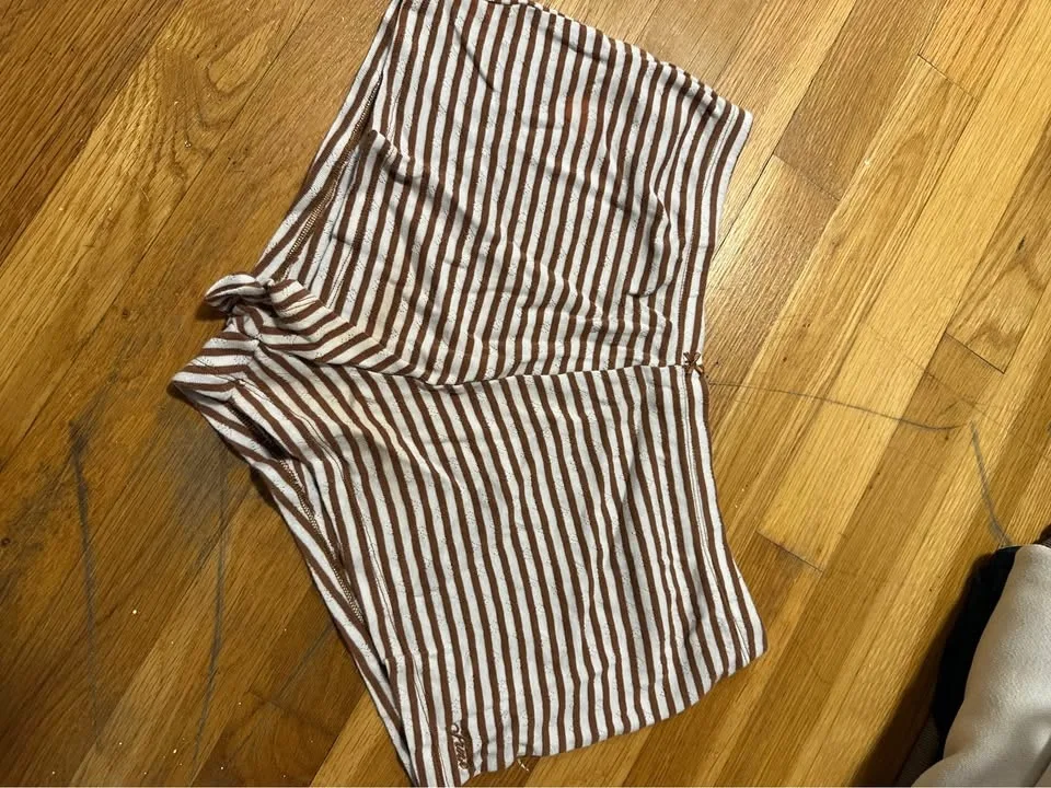 Huge Closet Clearout! (Pink, Berksha, Old Navy...) (4/4) image indicator(3)