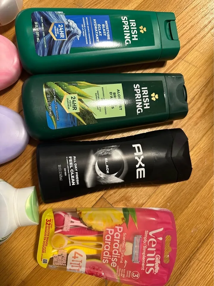 Body Wash & Shaving Razors image indicator(2)