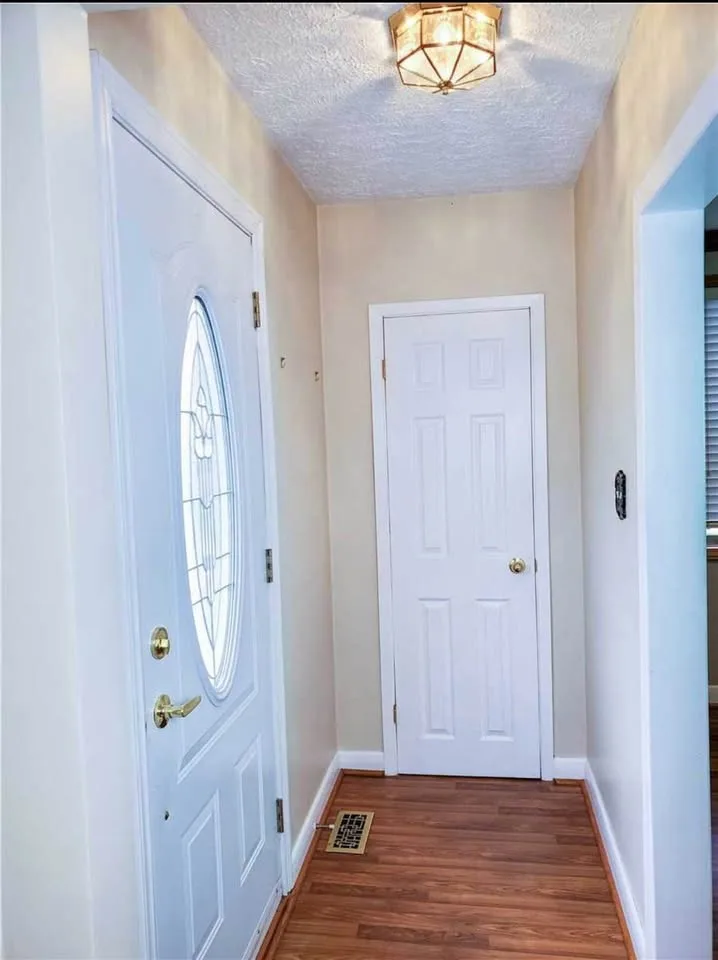 Private room for rent image indicator(3)