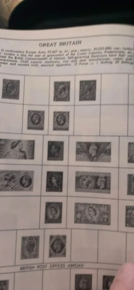 Vintage Stamp Album Book - 1950- 4,300 Spots image indicator(7)