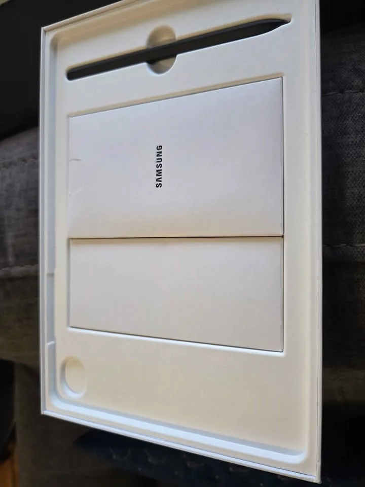 Samsung Galaxy Tab S9 – 256GB + S Pen + Case –LIKE NEW image indicator(3)