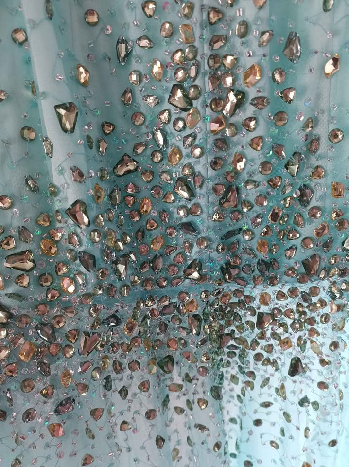 Stunning Dress with Swarovski Crystals for Sale! - photo 5