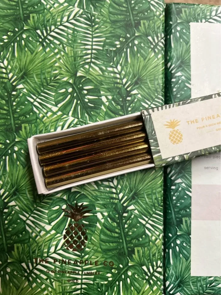 Pineapple tumbler and straw set image indicator(3)