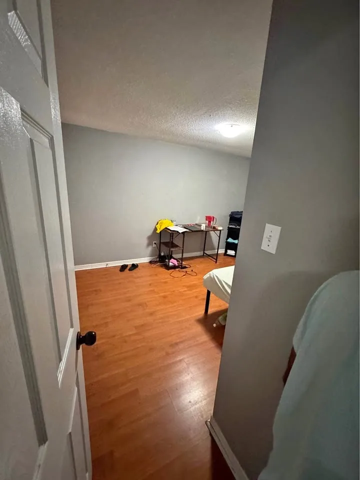 Shared or Private Room Near Humber College