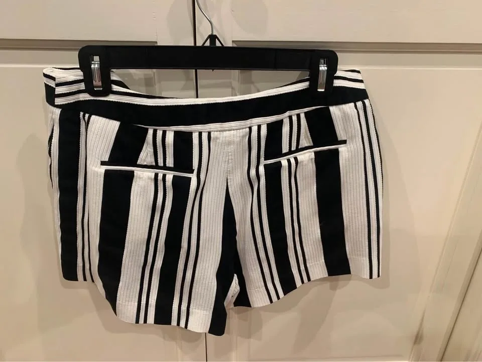 Theory striped shorts image indicator(2)