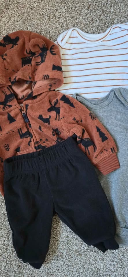 Baby boy clothes 0-3 - photo 2
