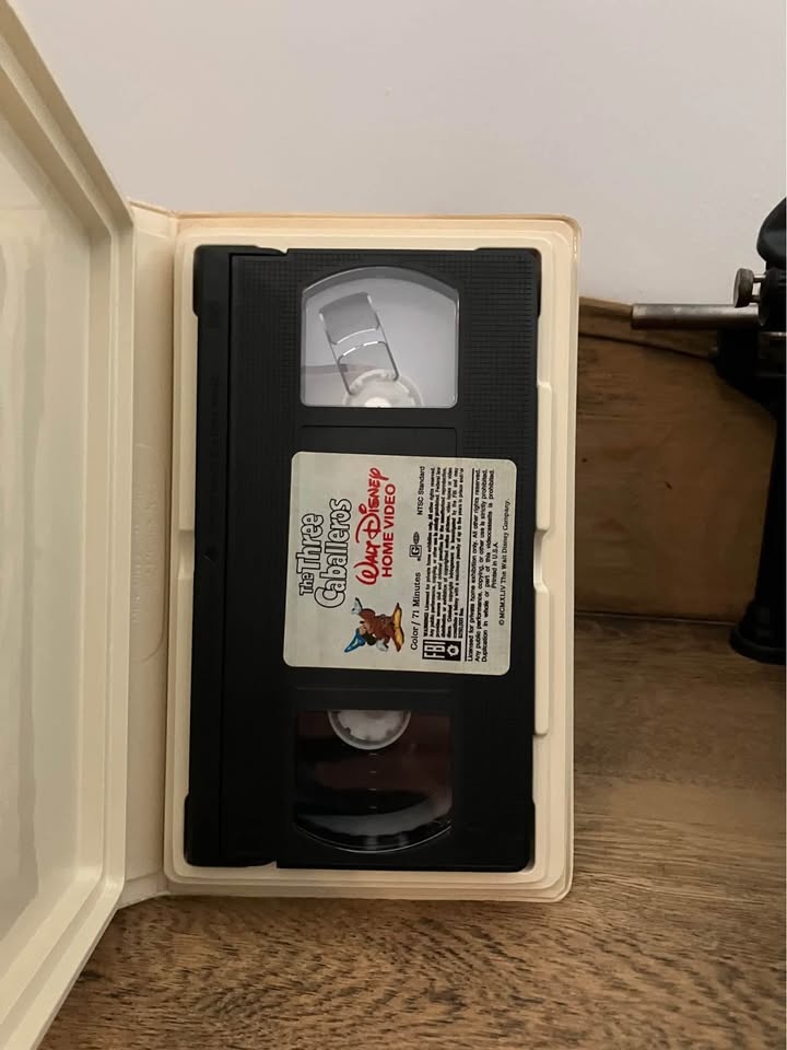 Disney's The Three Caballeros VHS - photo 2