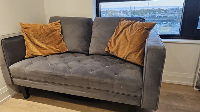 Love Seat image indicator(2)