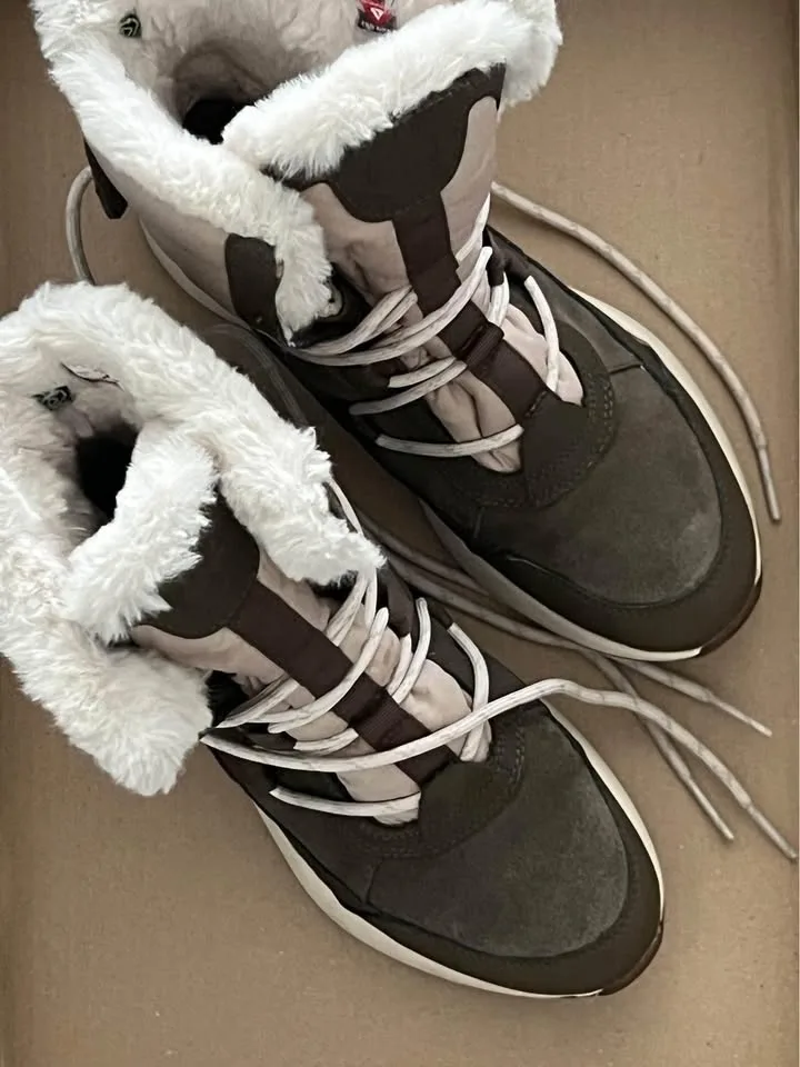 Timberland Boots WOMENS MID LACE-UP WINTER WATERPROOF BOOT image indicator(2)