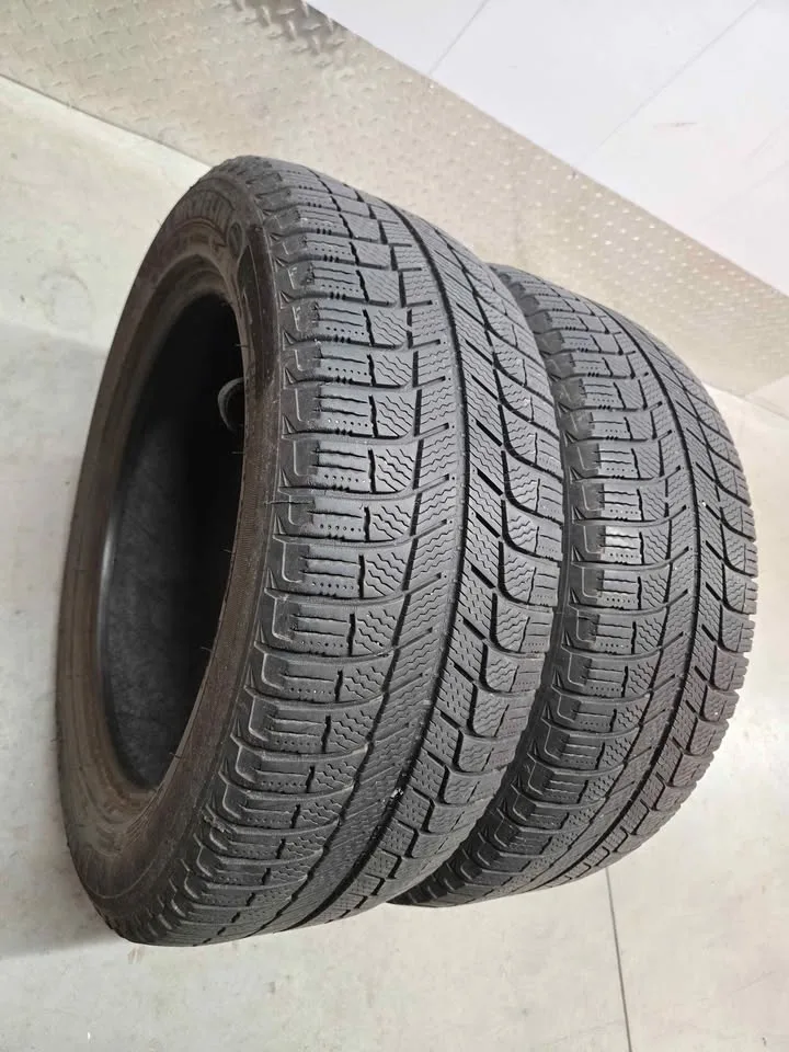 Michelin X-Ice Winter Tires- 205/55R16 image indicator(2)