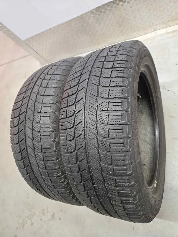 Michelin X-Ice Winter Tires- 205/55R16 image indicator(3)