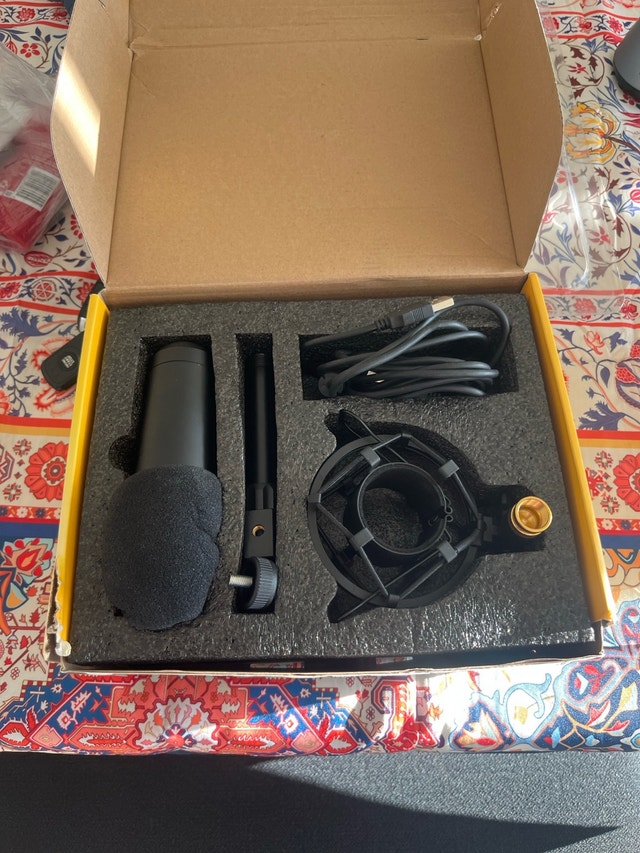 MAONO AU-A04T USB Desktop Microphone Kit–Brand New, Never Use - photo 2