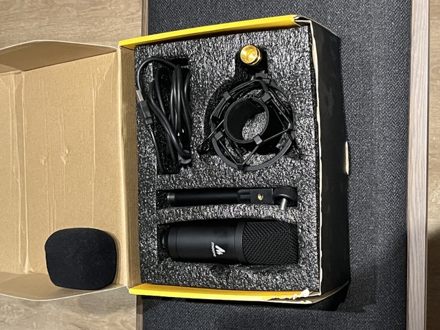 MAONO AU-A04T USB Desktop Microphone Kit–Brand New, Never Use - photo 3