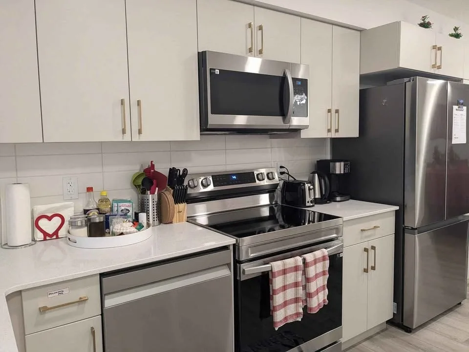 2 Beds 1.5 Baths - Townhouse image indicator(5)