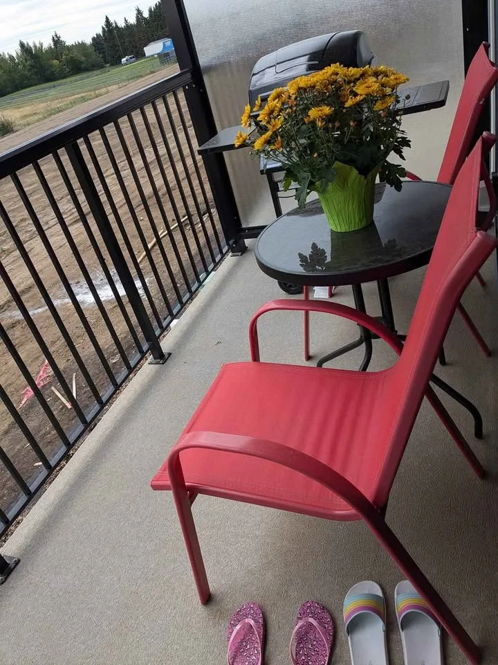 2 Beds 1.5 Baths - Townhouse image indicator(10)