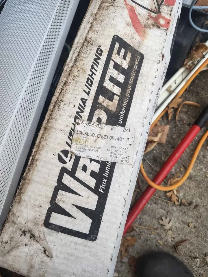 Two fluorescent light housings image indicator(3)