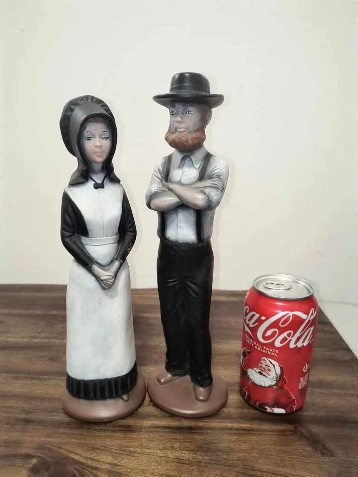 Amish Couple Figurines – Vintage Hand-Painted Set image indicator(2)