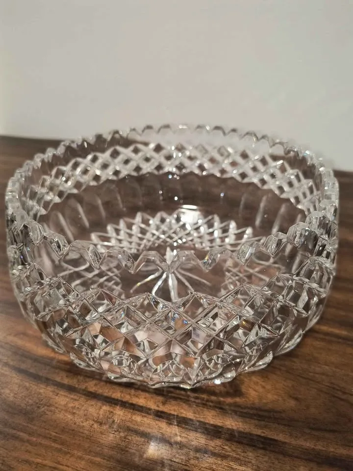 Vintage Cut Crystal Bowl – Heavy & Elegant image indicator(2)