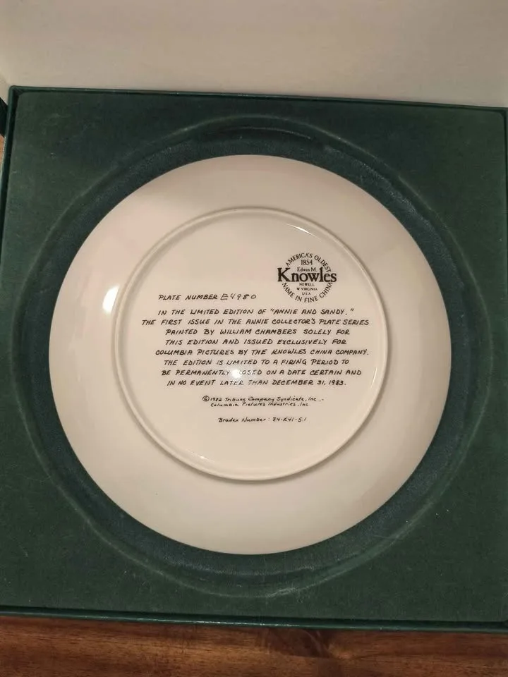 Annie & Sandy Collector Plate – Knowles (1979) – With Box image indicator(2)