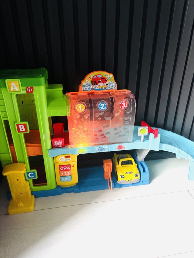 Fisher-price Toddlers Light-up learning garage playset - photo 2