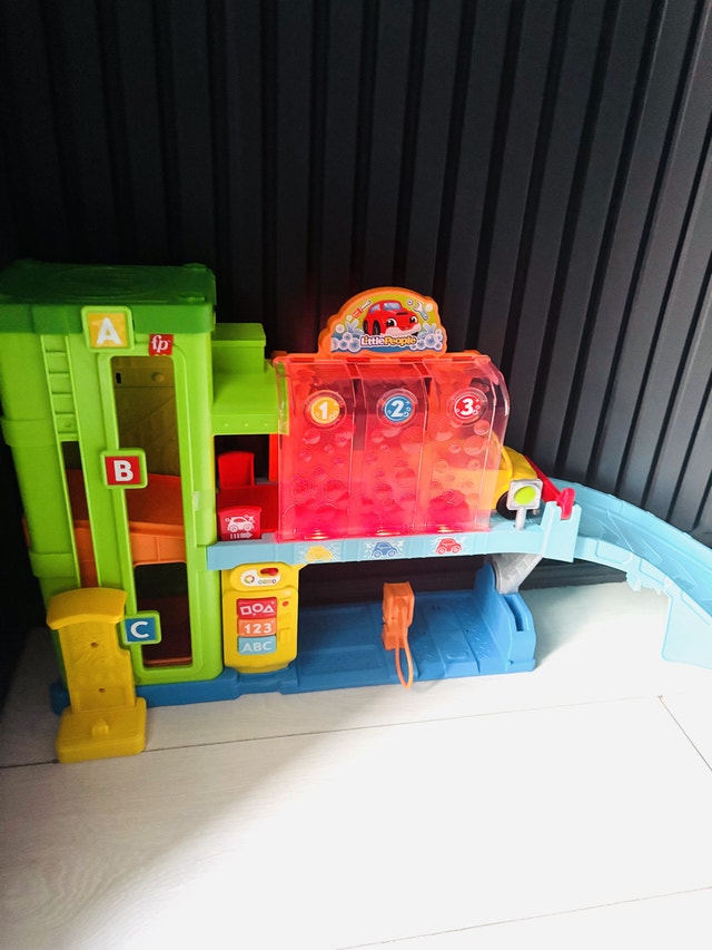 Fisher-price Toddlers Light-up learning garage playset - photo 3