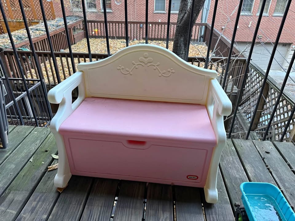 Little tikes vintage bench toy box