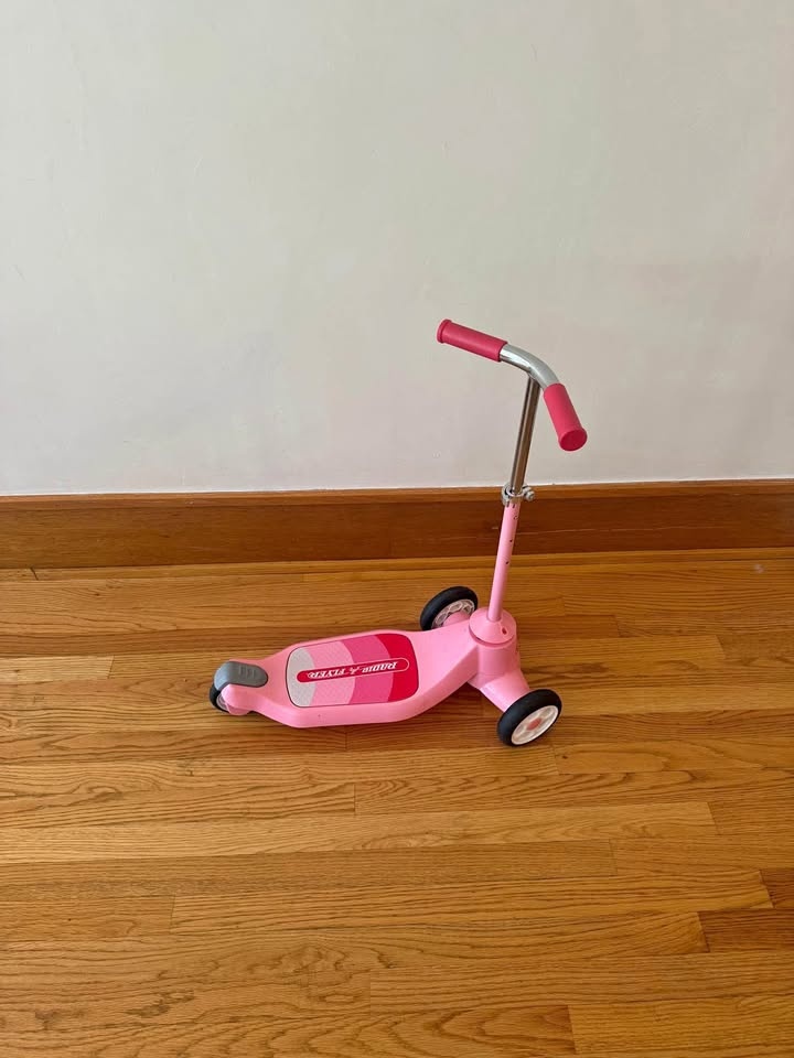 Radio flyer toddler 3 wheel scooter