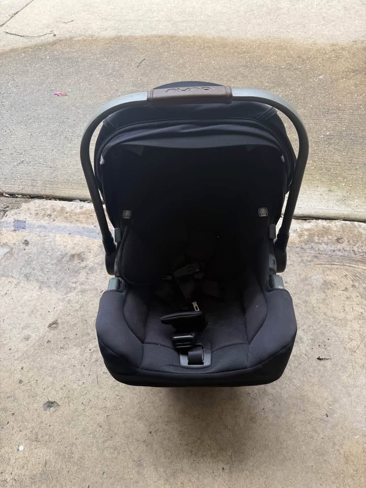 Nuna pipa and base - car seat only - photo 3