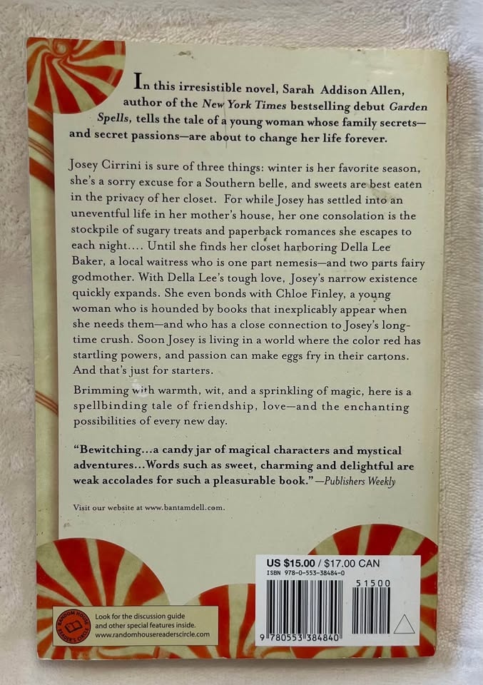 The Sugar Queen - Sarah Addison Allen (book) - photo 2