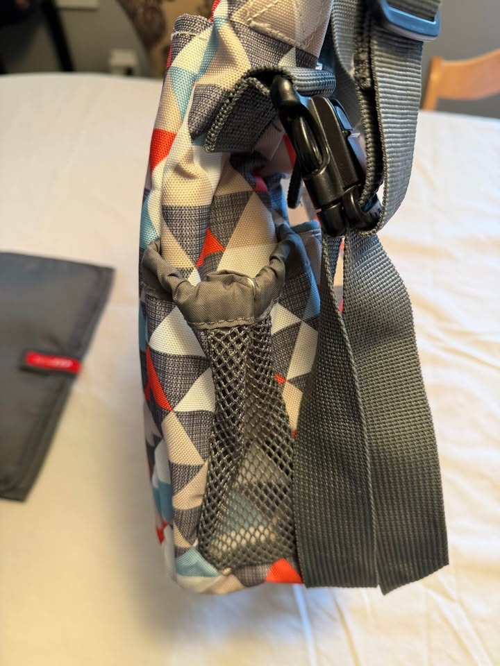 Skip Hop Diaper Bag - photo 4