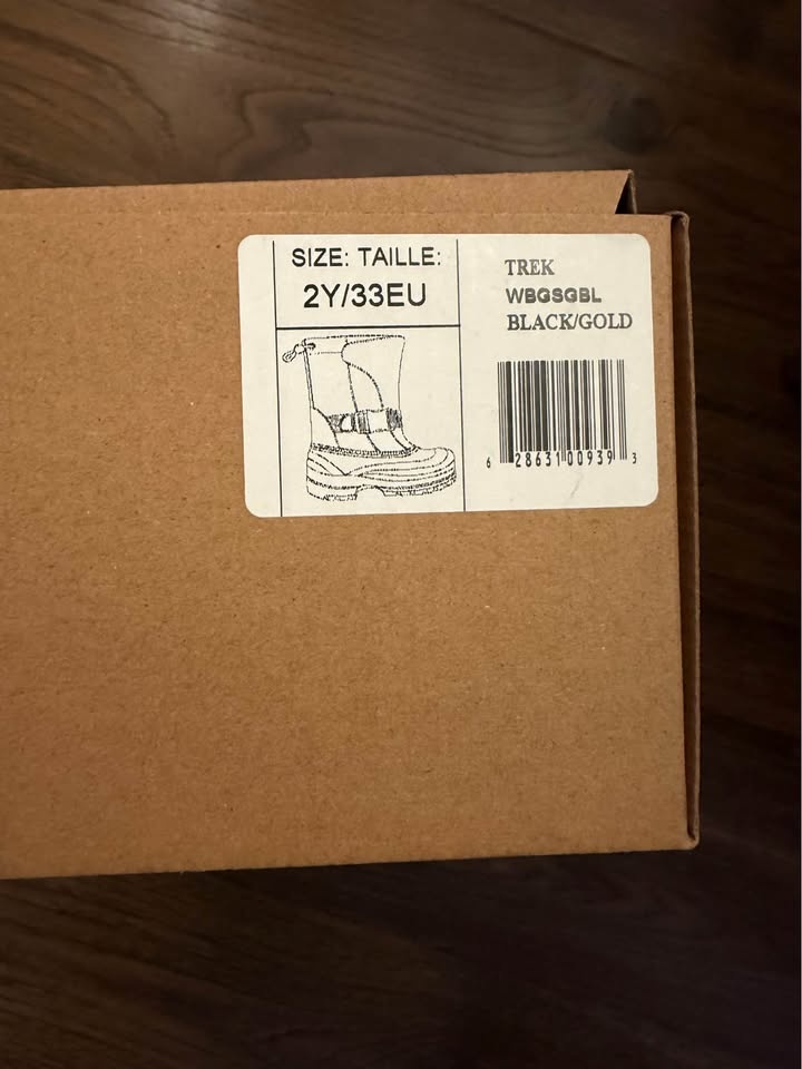 Stonz Trek Boots size 2Y - photo 5
